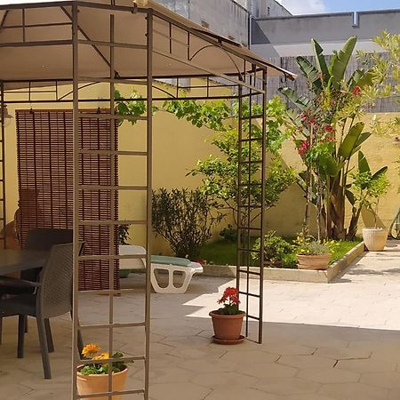 לצ'ה La Casetta Col Cortile מראה חיצוני תמונה