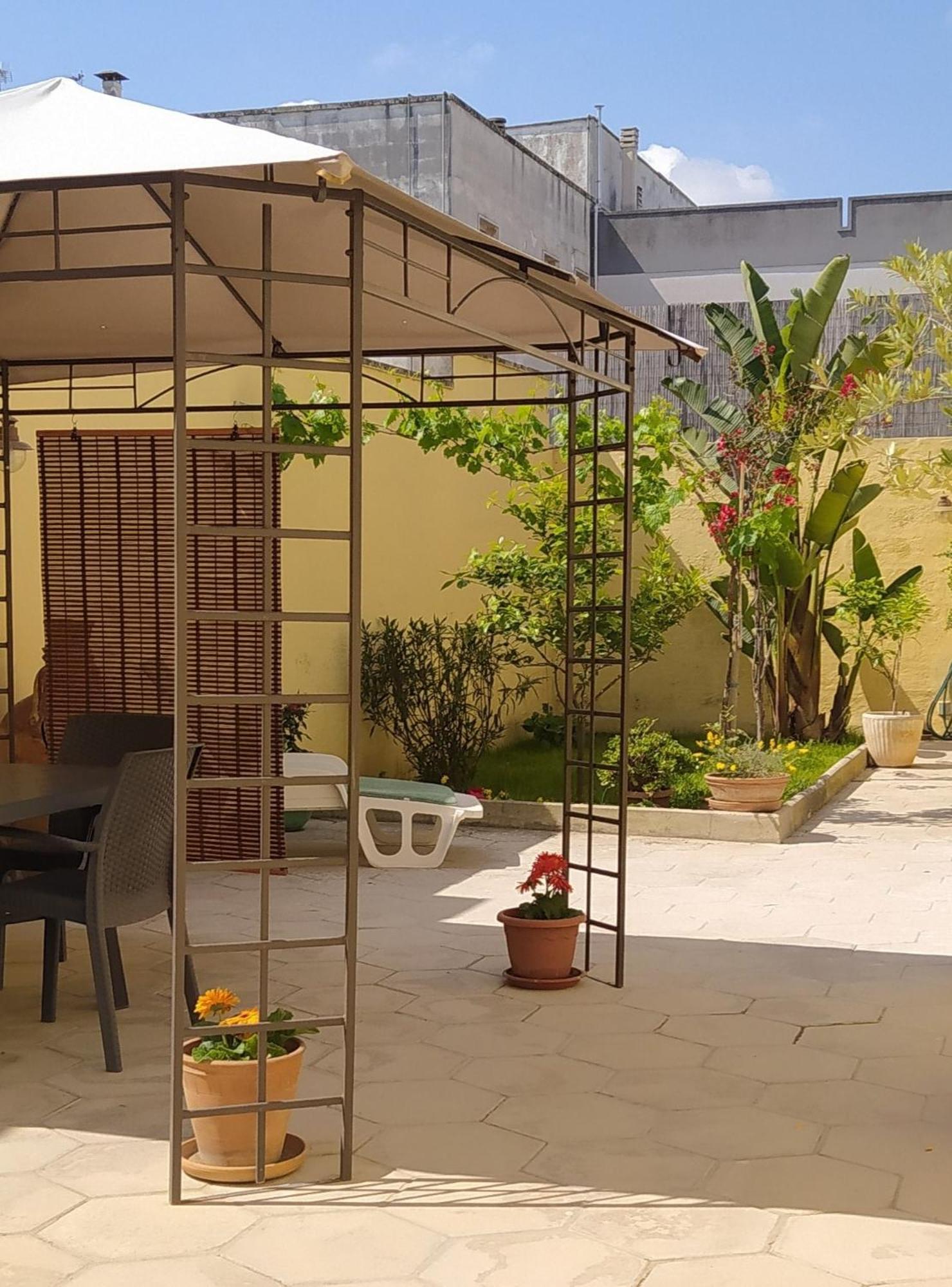 לצ'ה La Casetta Col Cortile מראה חיצוני תמונה
