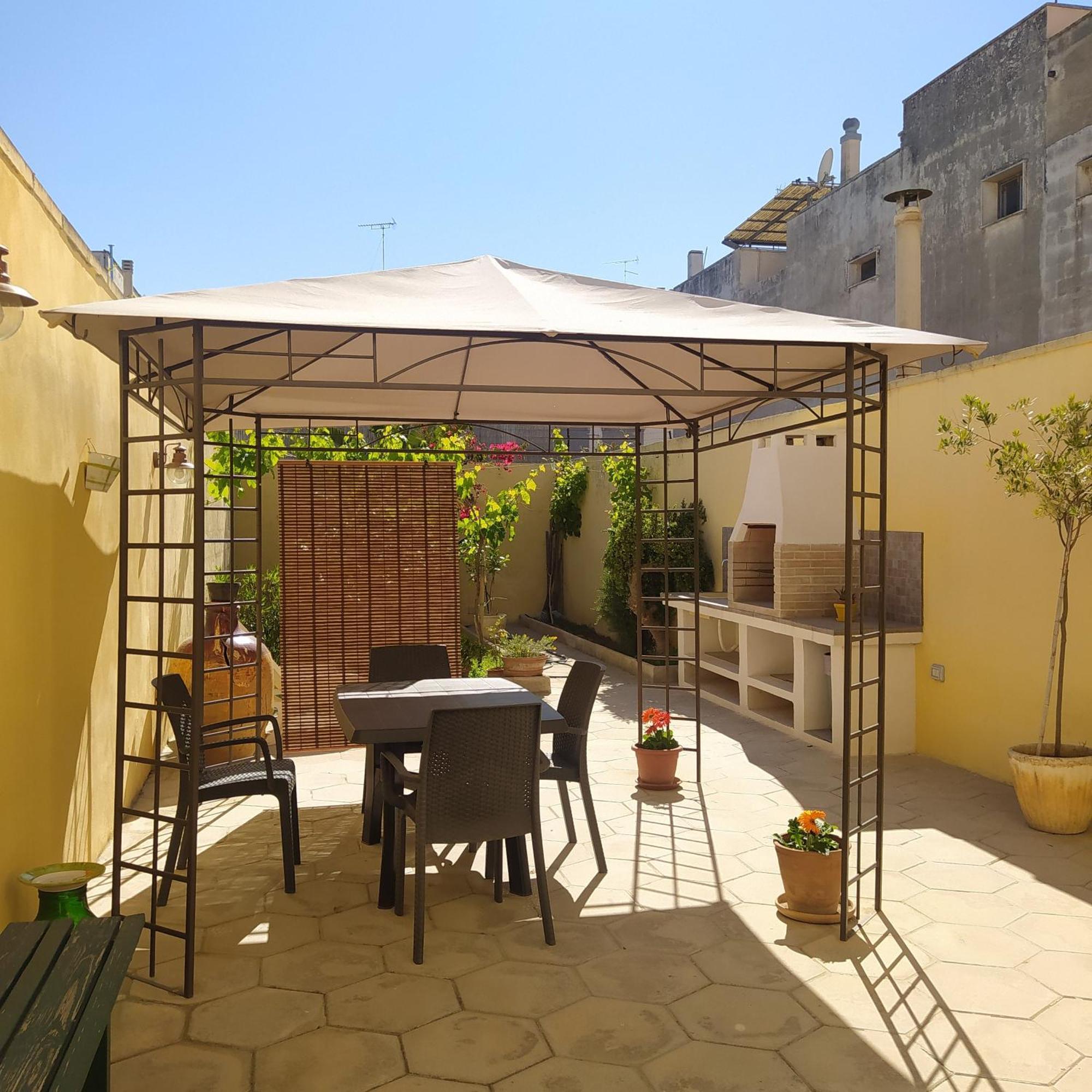 לצ'ה La Casetta Col Cortile מראה חיצוני תמונה